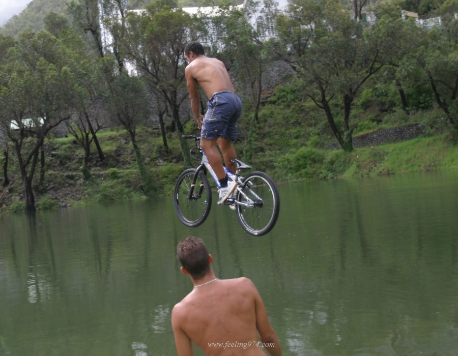 water jump party 2006 Cilaos trou pilon